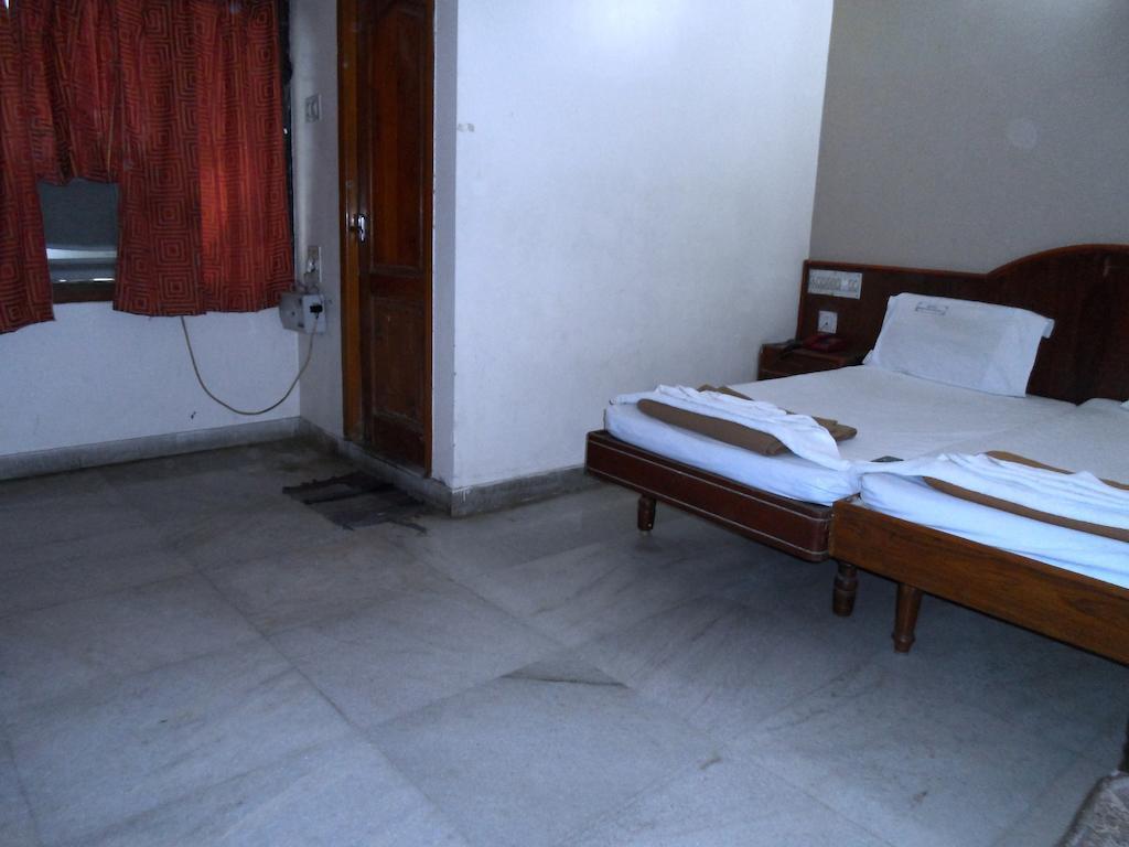 Hotel Gopi Krishna Tirupati Eksteriør billede