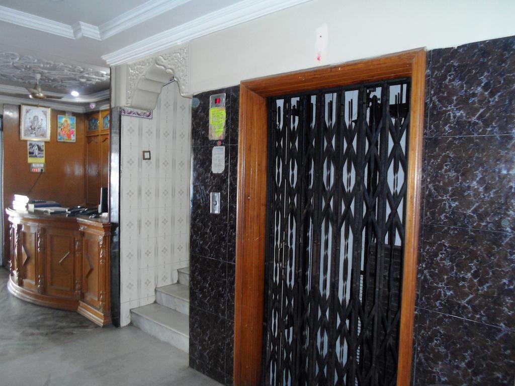 Hotel Gopi Krishna Tirupati Eksteriør billede